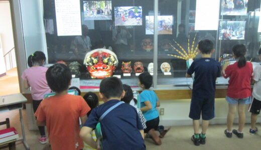 小学校３年生が特別展の見学に来ました。